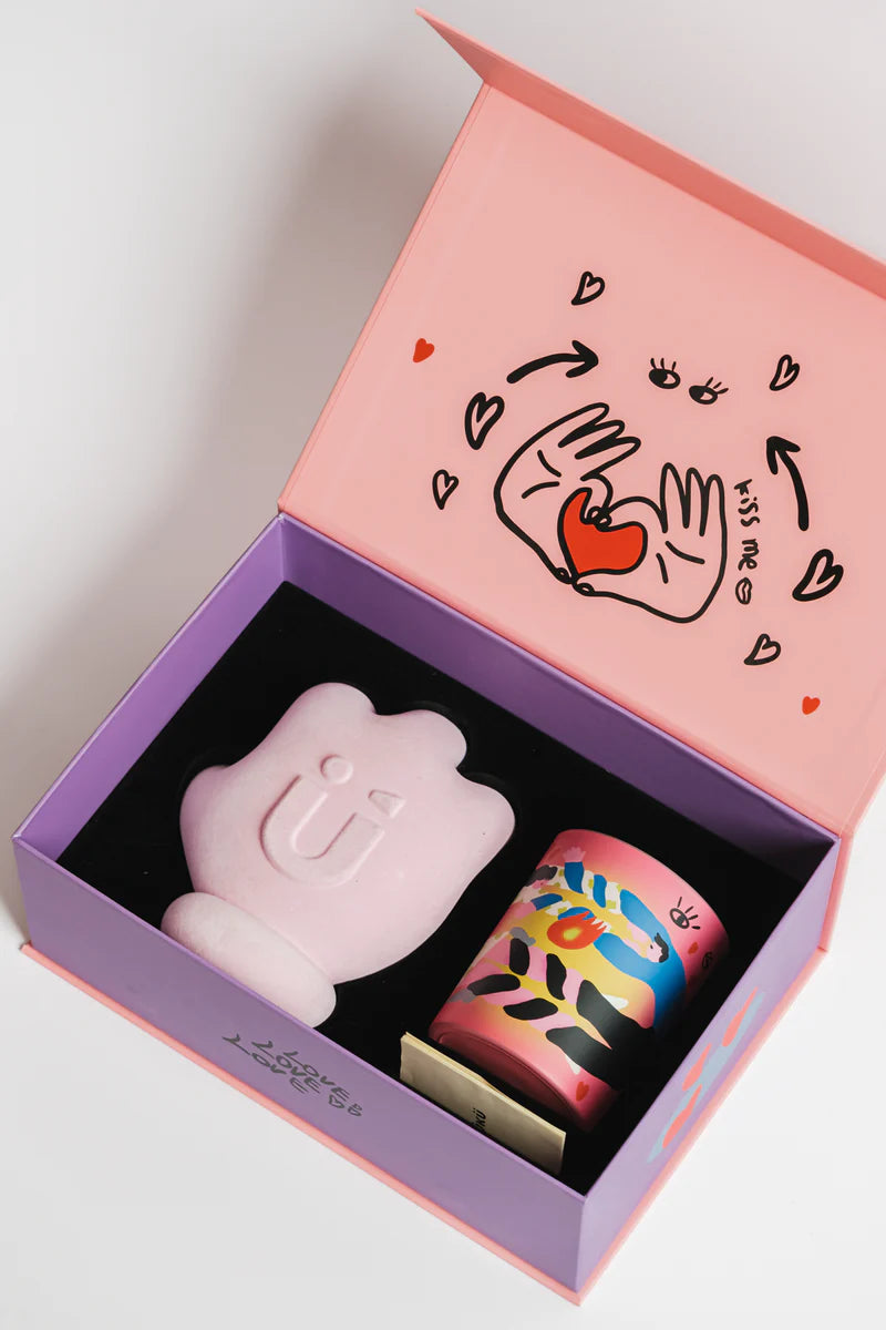 Hold on Tight - Raspberry Scented Candle - Limited Edition