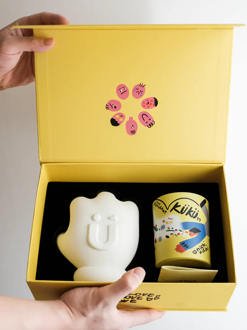 SPEAK “KINDLY” Plum Blossom Scented Candle Set (Candle+Palm)